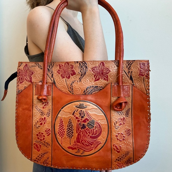 Vintage Beautiful Indian Hand Tooled Leather Boho Purse - Picture 3 of 3